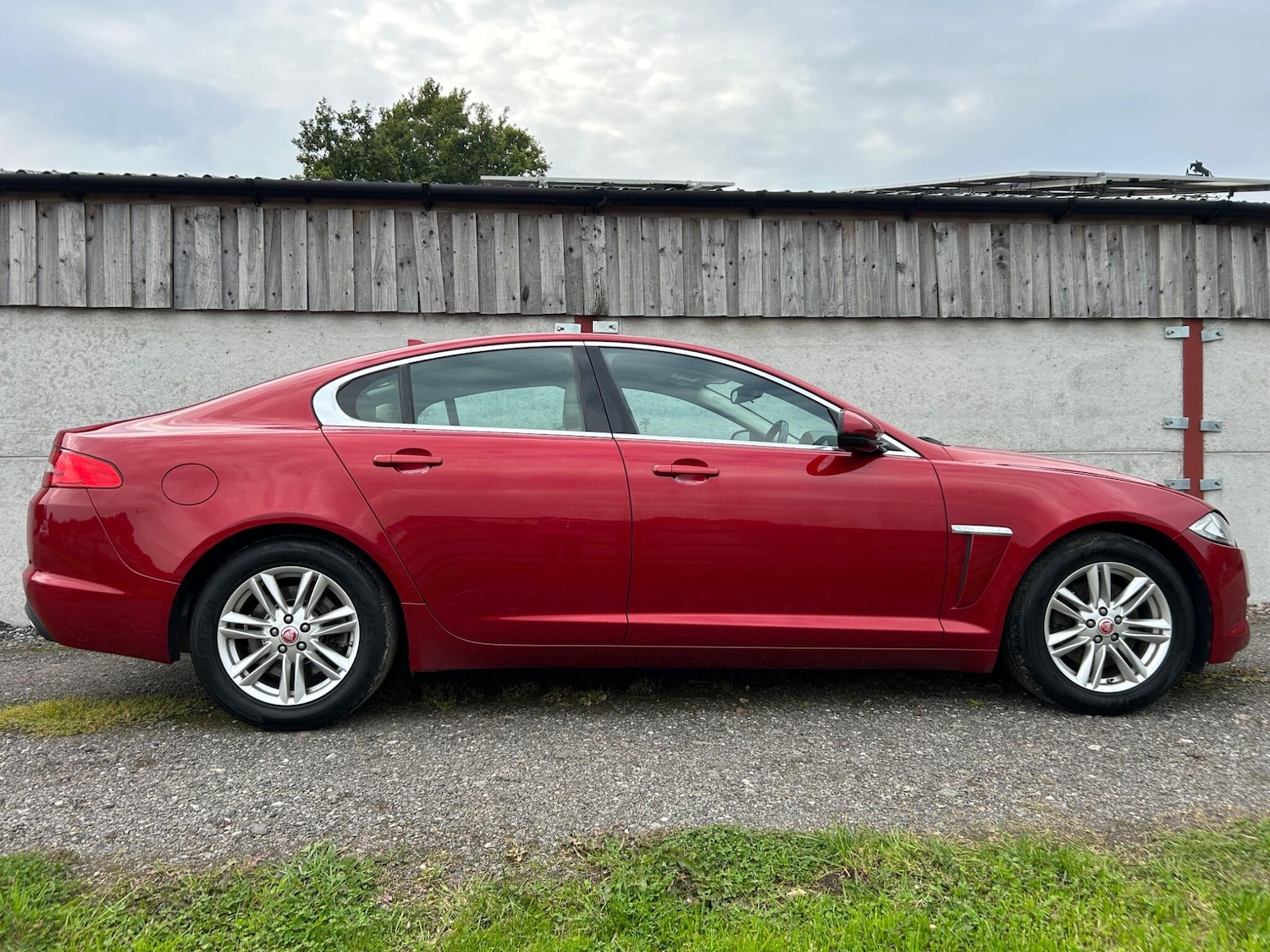 Used Jaguar XF 2014 for sale - 76360545: Photo 7
