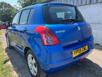 Used Suzuki Swift 2009 for sale - 79205345: Photo