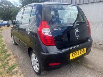 Used Hyundai i10 2013 for sale - 79383932: Photo