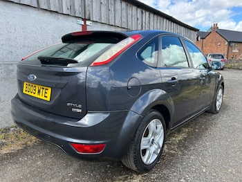 Used Ford Focus 2009 for sale - 79073407: Photo
