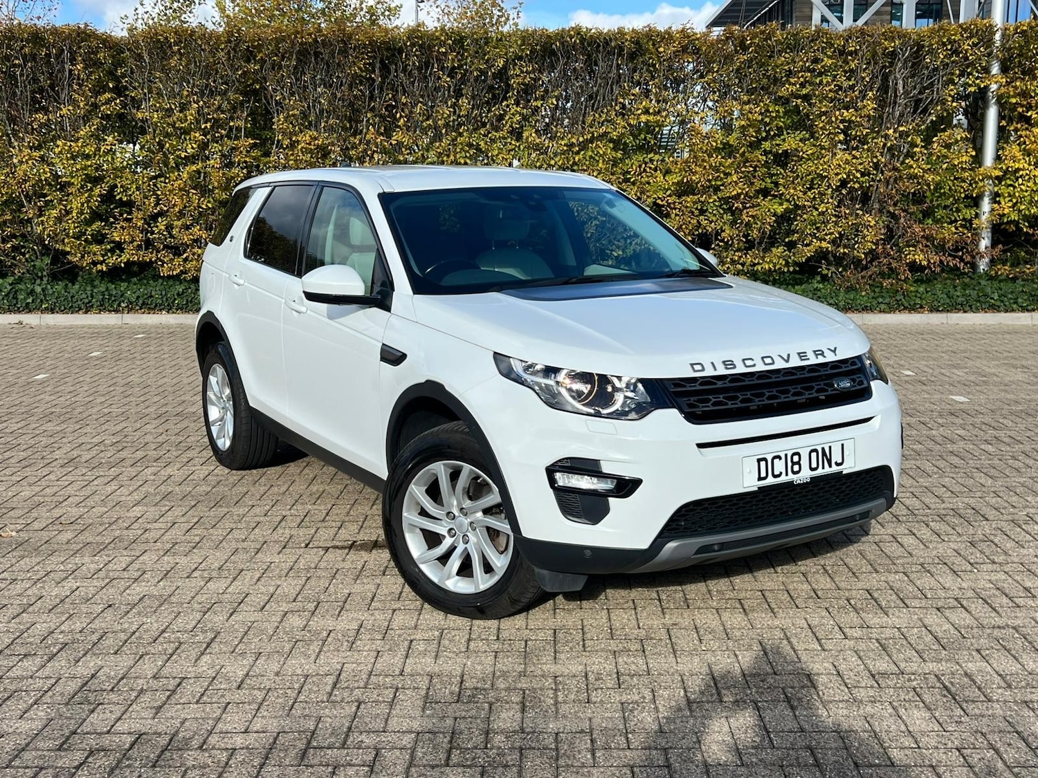 Used Land Rover Discovery Sport 2018 for sale - 76436619: Photo 1
