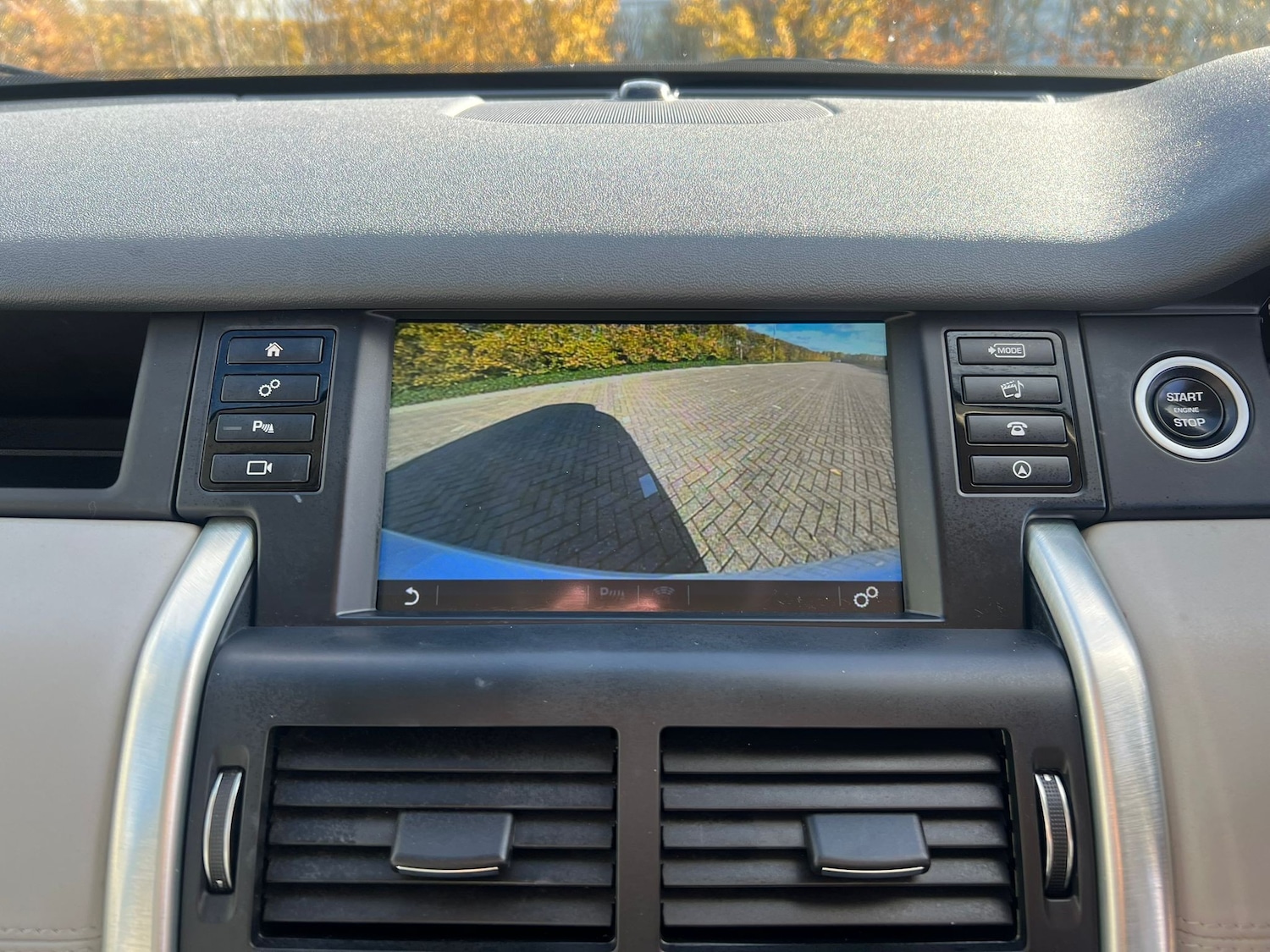 Used Land Rover Discovery Sport 2018 for sale - 76436619: Photo 18