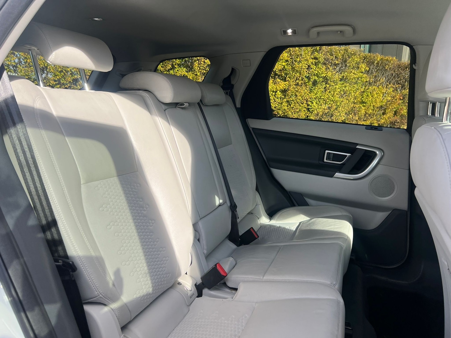 Used Land Rover Discovery Sport 2018 for sale - 76436619: Photo 33