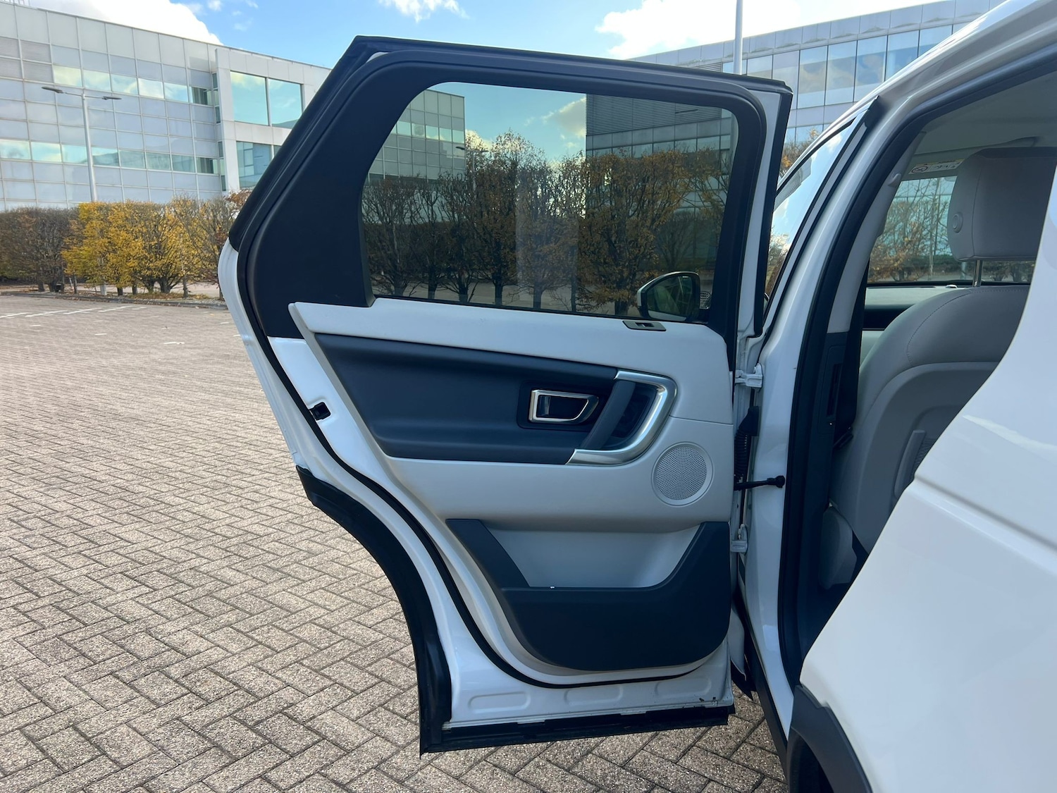 Used Land Rover Discovery Sport 2018 for sale - 76436619: Photo 35