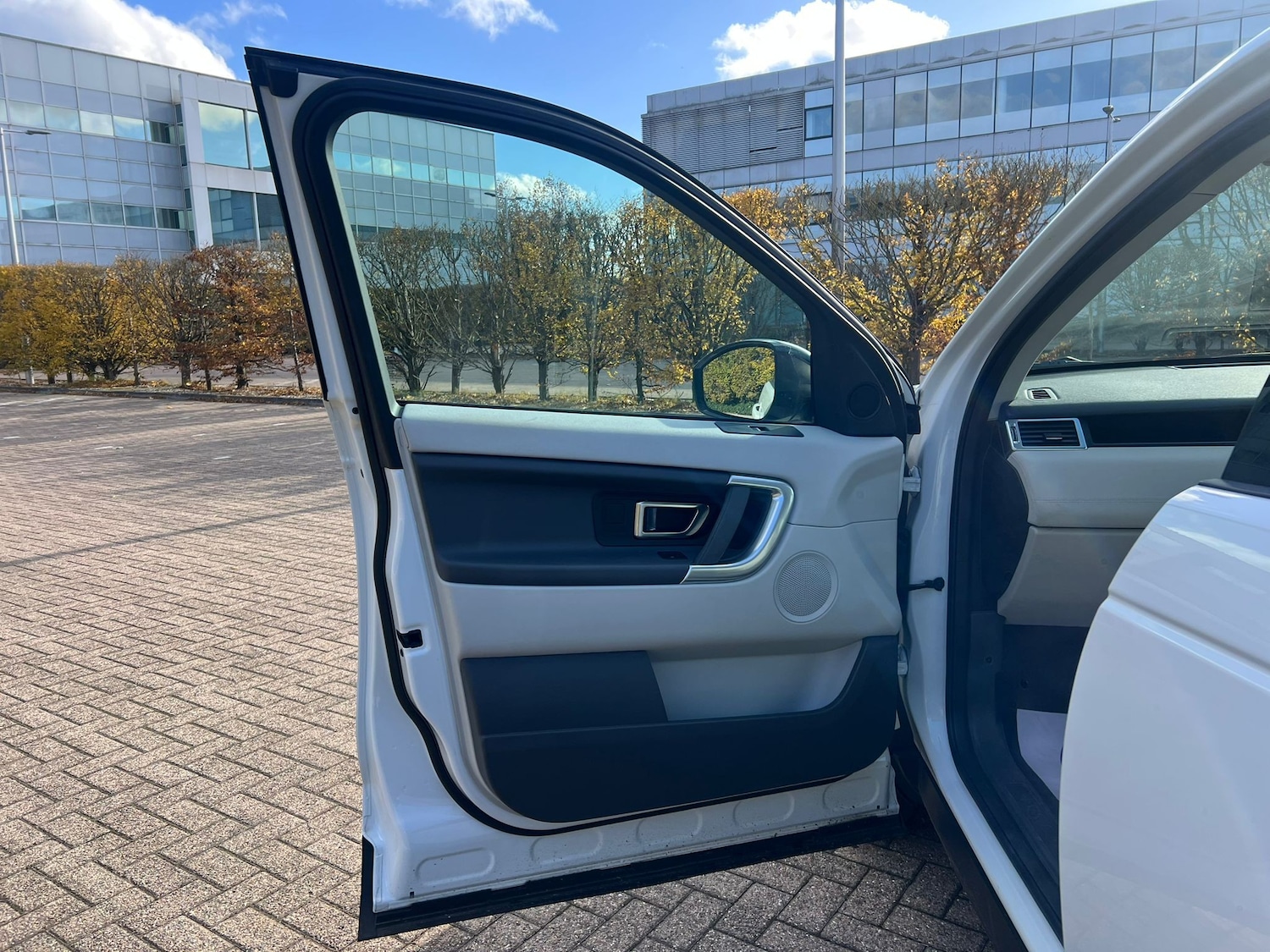 Used Land Rover Discovery Sport 2018 for sale - 76436619: Photo 36