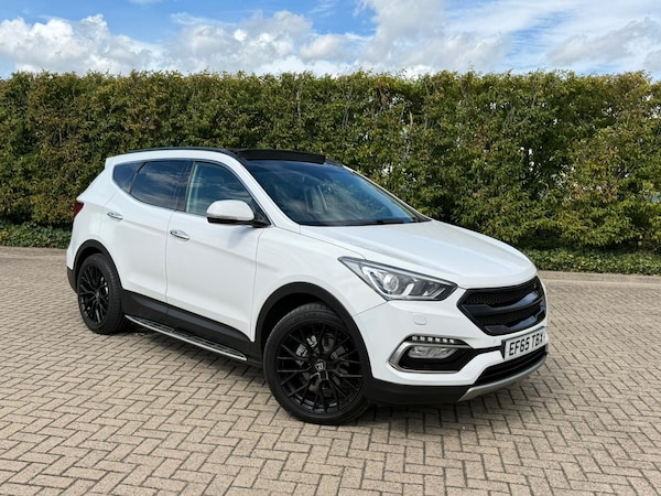 Used Hyundai Santa Fe 2015 for sale - 75705621: Photo 1