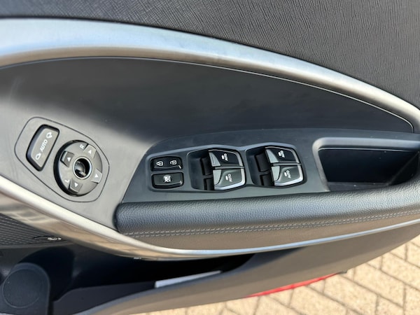 Used Hyundai Santa Fe 2015 for sale - 75705621: Photo 31