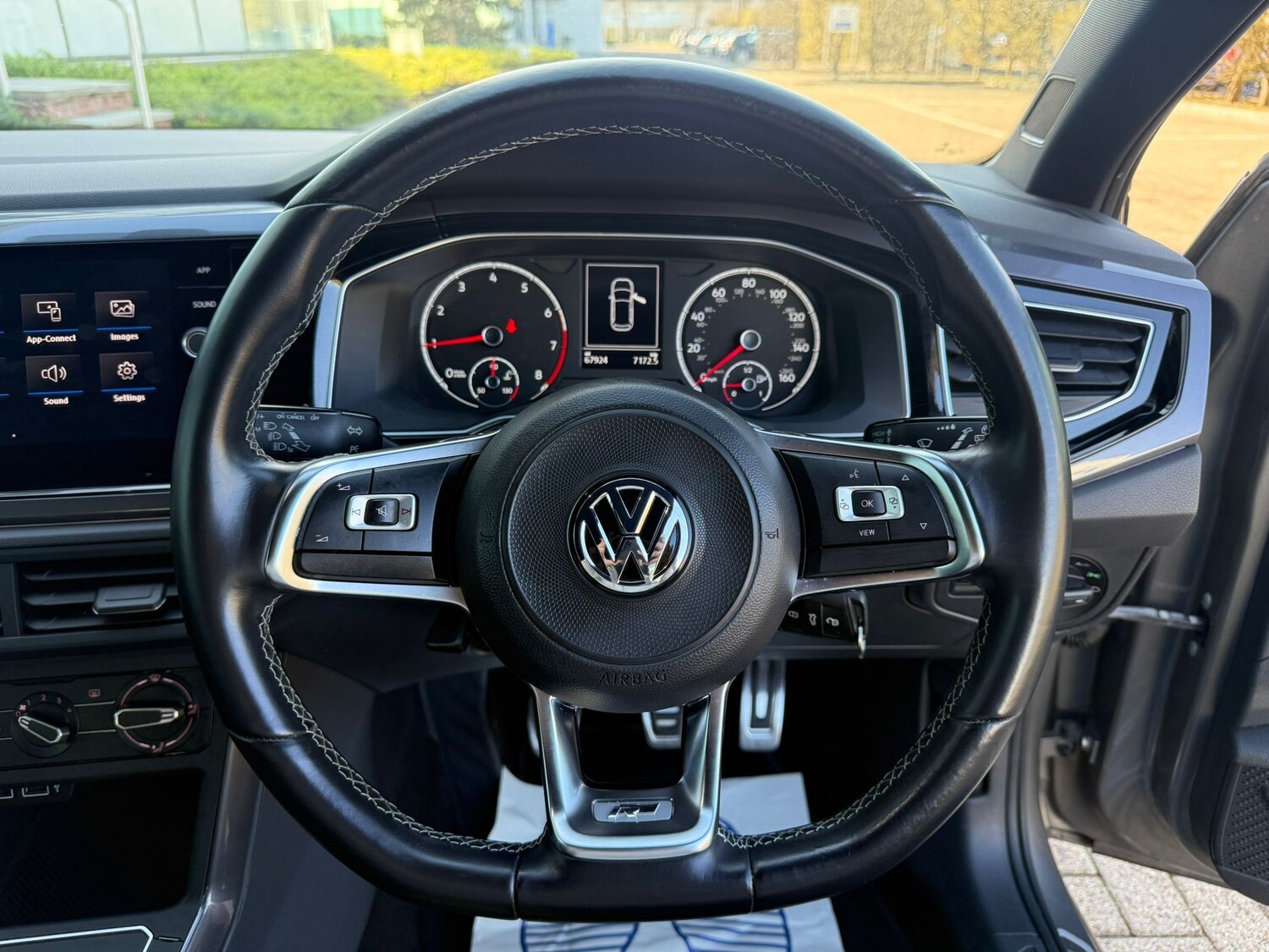 Used Volkswagen Polo 2019 for sale - 77919119: Photo 11