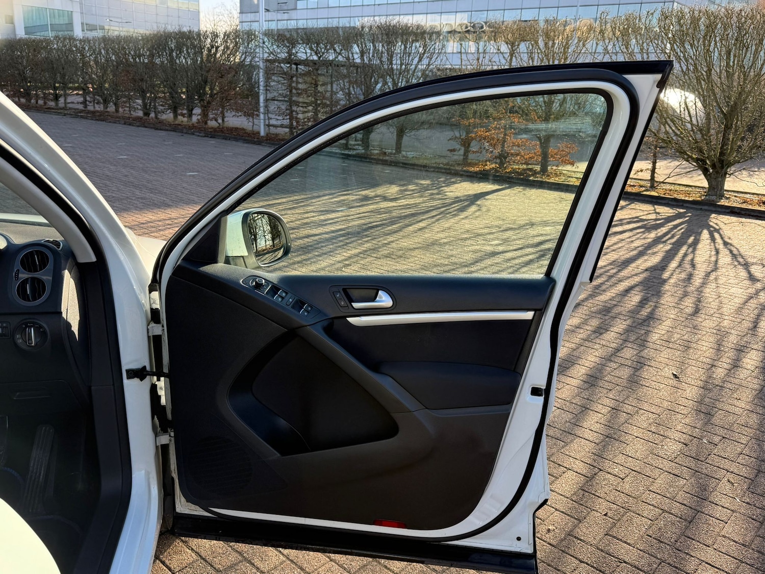 Used Volkswagen Tiguan 2015 for sale - 76777405: Photo 27