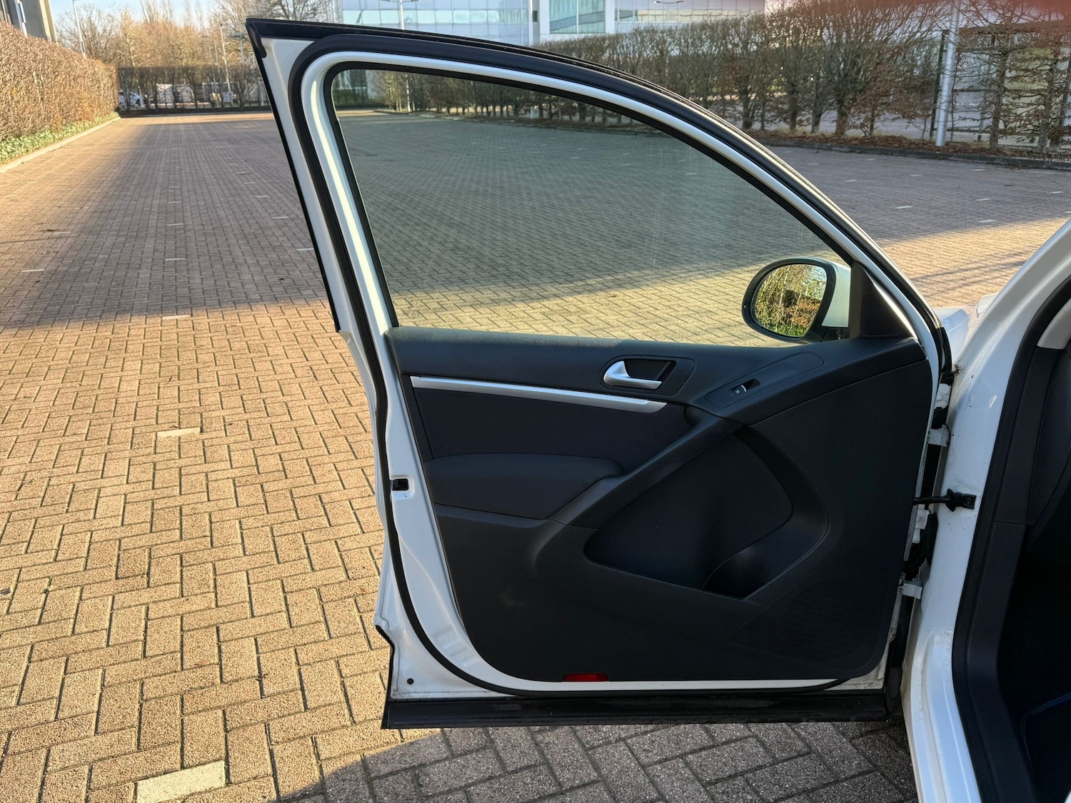 Used Volkswagen Tiguan 2015 for sale - 76777405: Photo 28