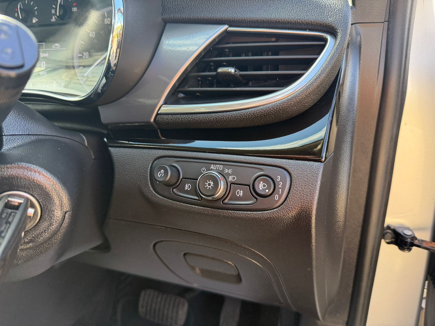 Used Vauxhall Mokka X 2018 for sale - 78016016: Photo 24