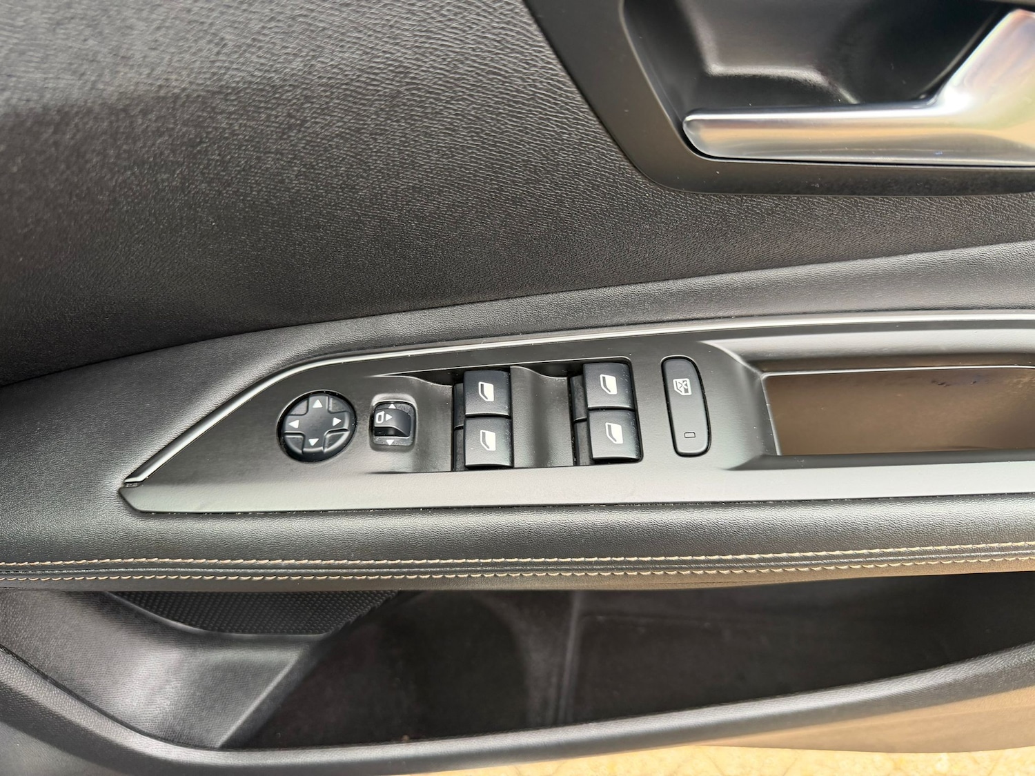 Used Peugeot 3008 2019 for sale - 76847938: Photo 28