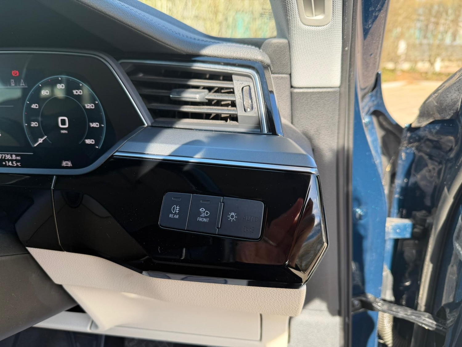 Used Audi e-tron 2020 for sale - 77888740: Photo 25