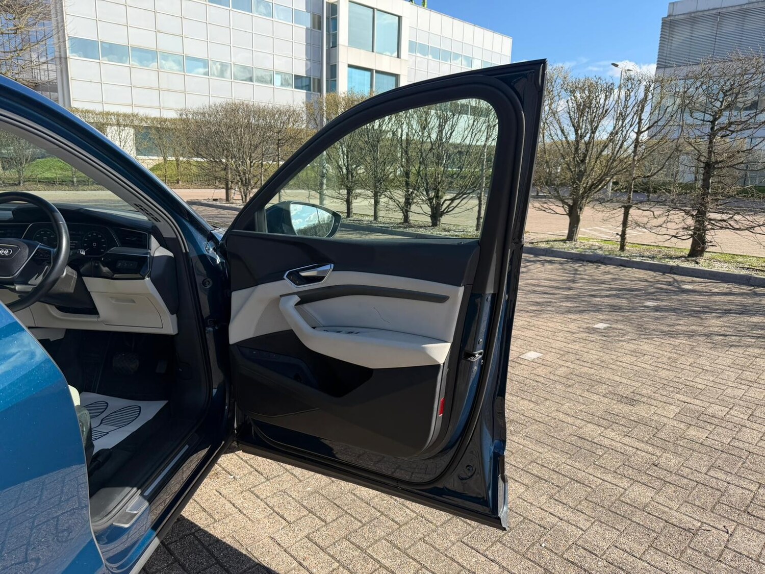 Used Audi e-tron 2020 for sale - 77888740: Photo 43