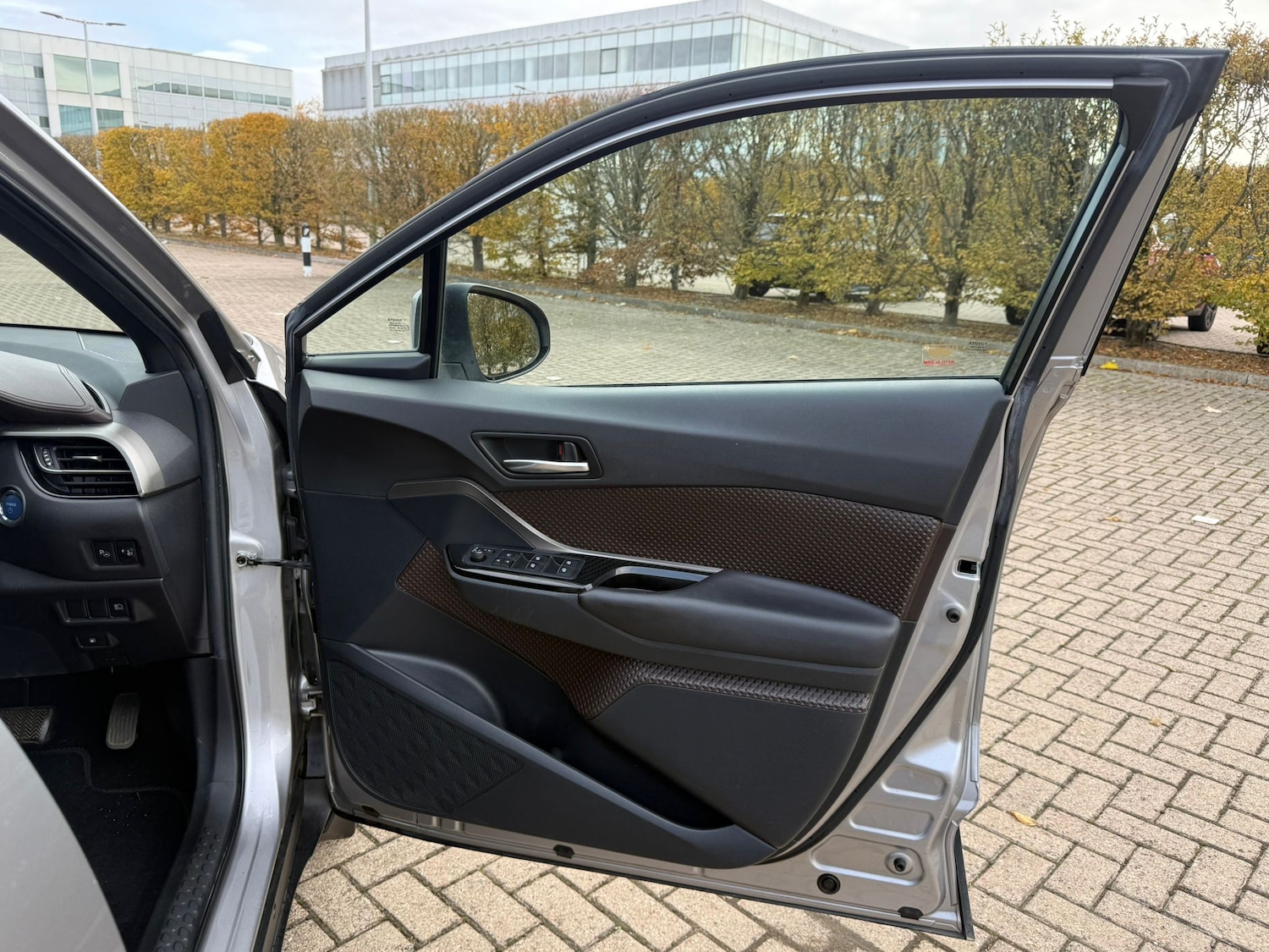 Used Toyota C-HR 2017 for sale - 76405818: Photo 24