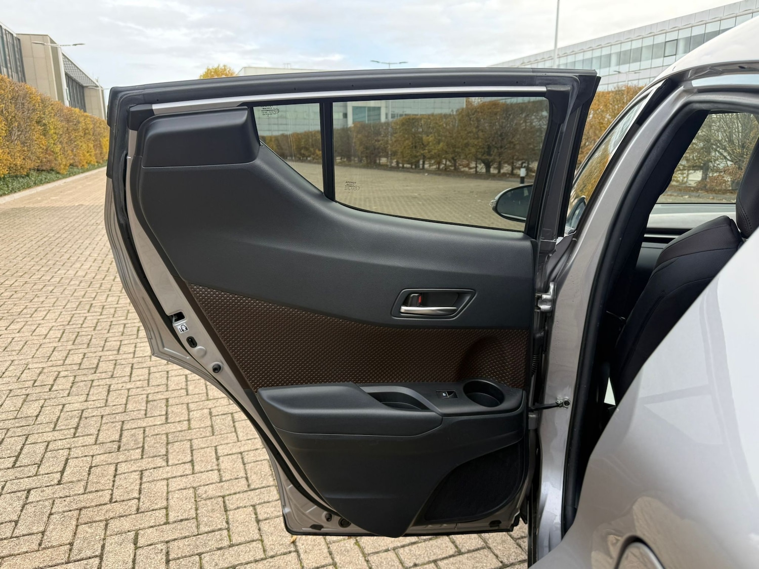 Used Toyota C-HR 2017 for sale - 76405818: Photo 25