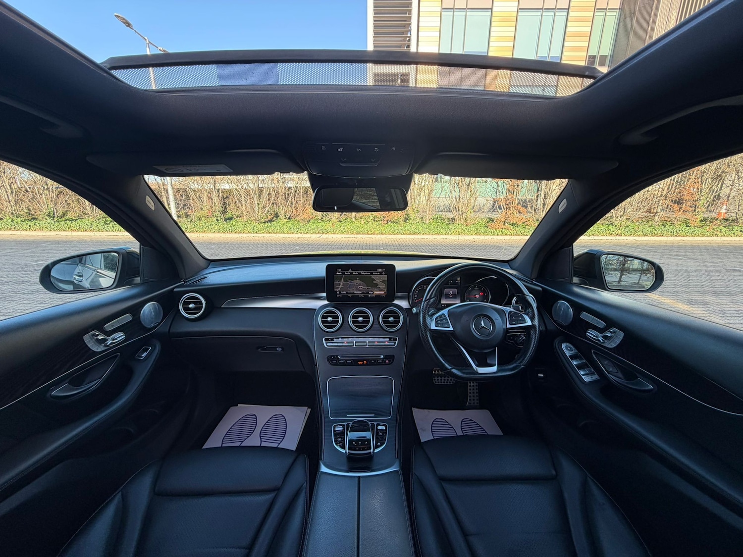 Used Mercedes-Benz GLC 2016 for sale - 76985661: Photo 3