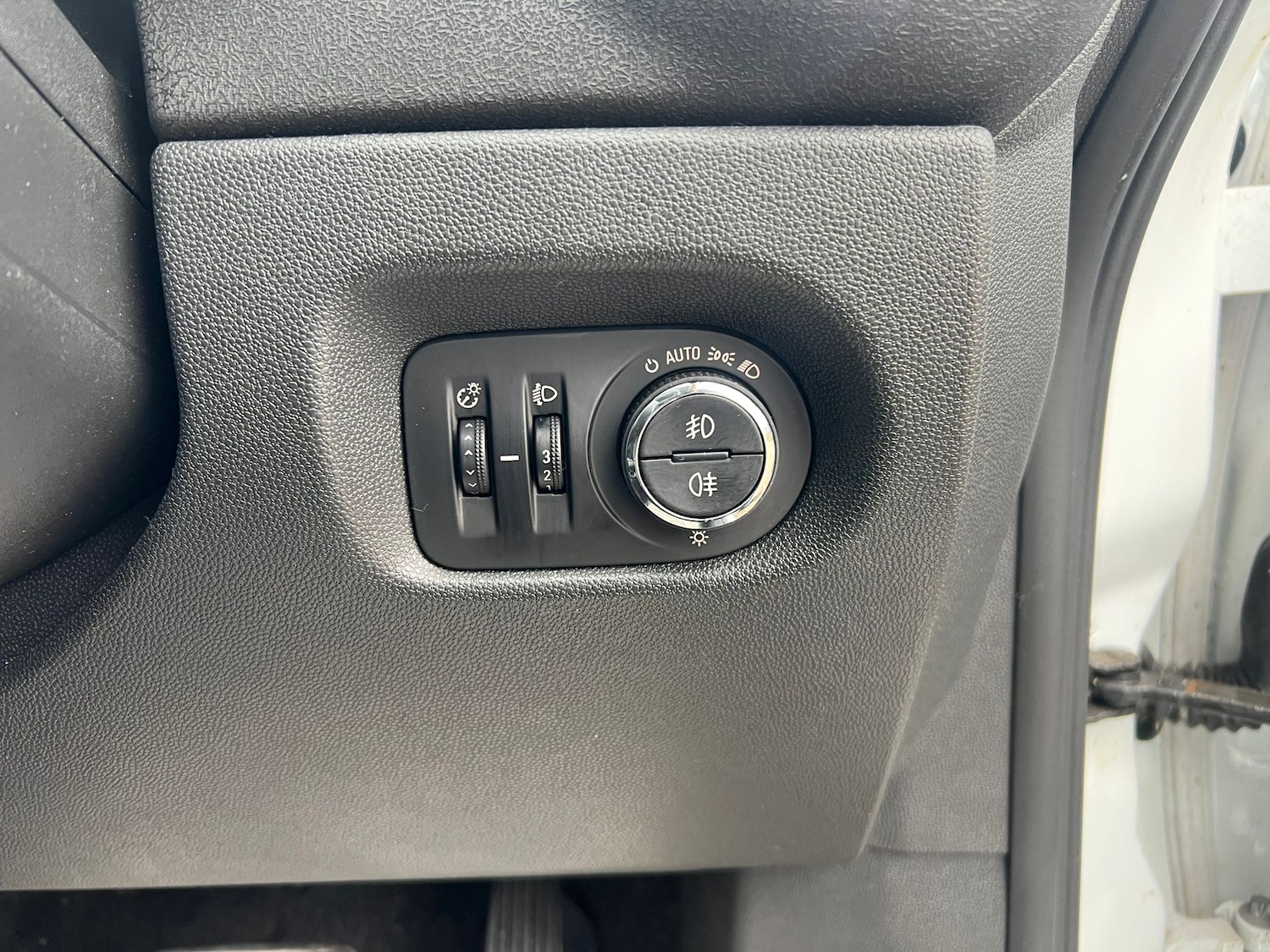 Used Vauxhall Corsa 2013 for sale - 76273744: Photo 23