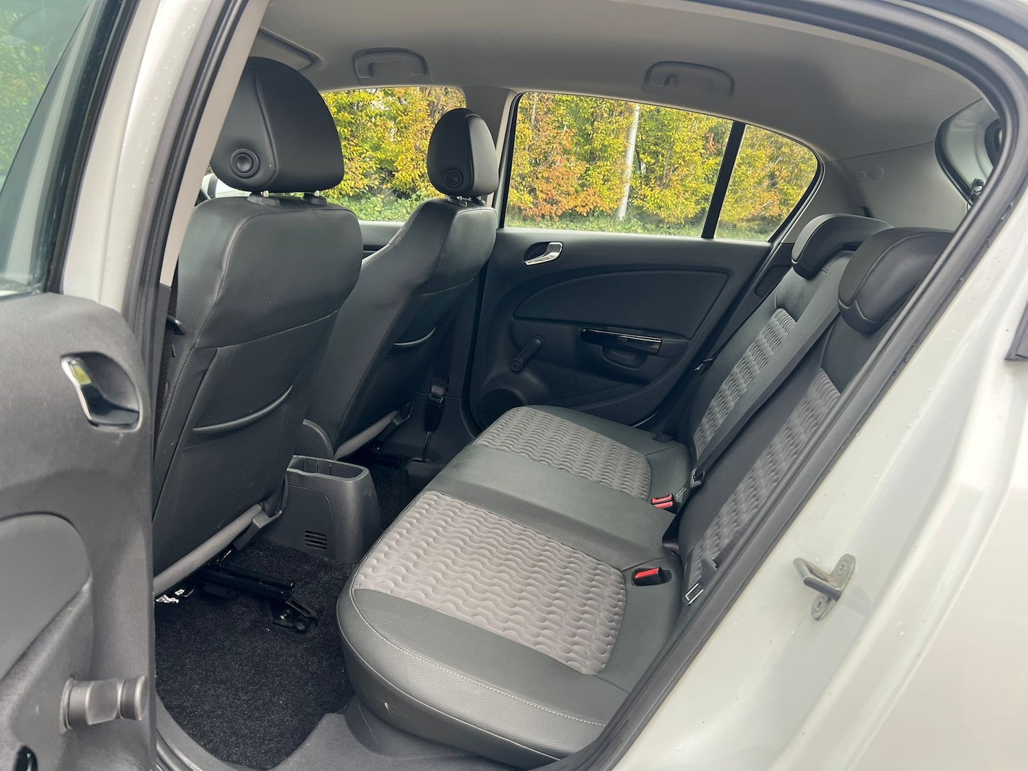 Used Vauxhall Corsa 2013 for sale - 76273744: Photo 24