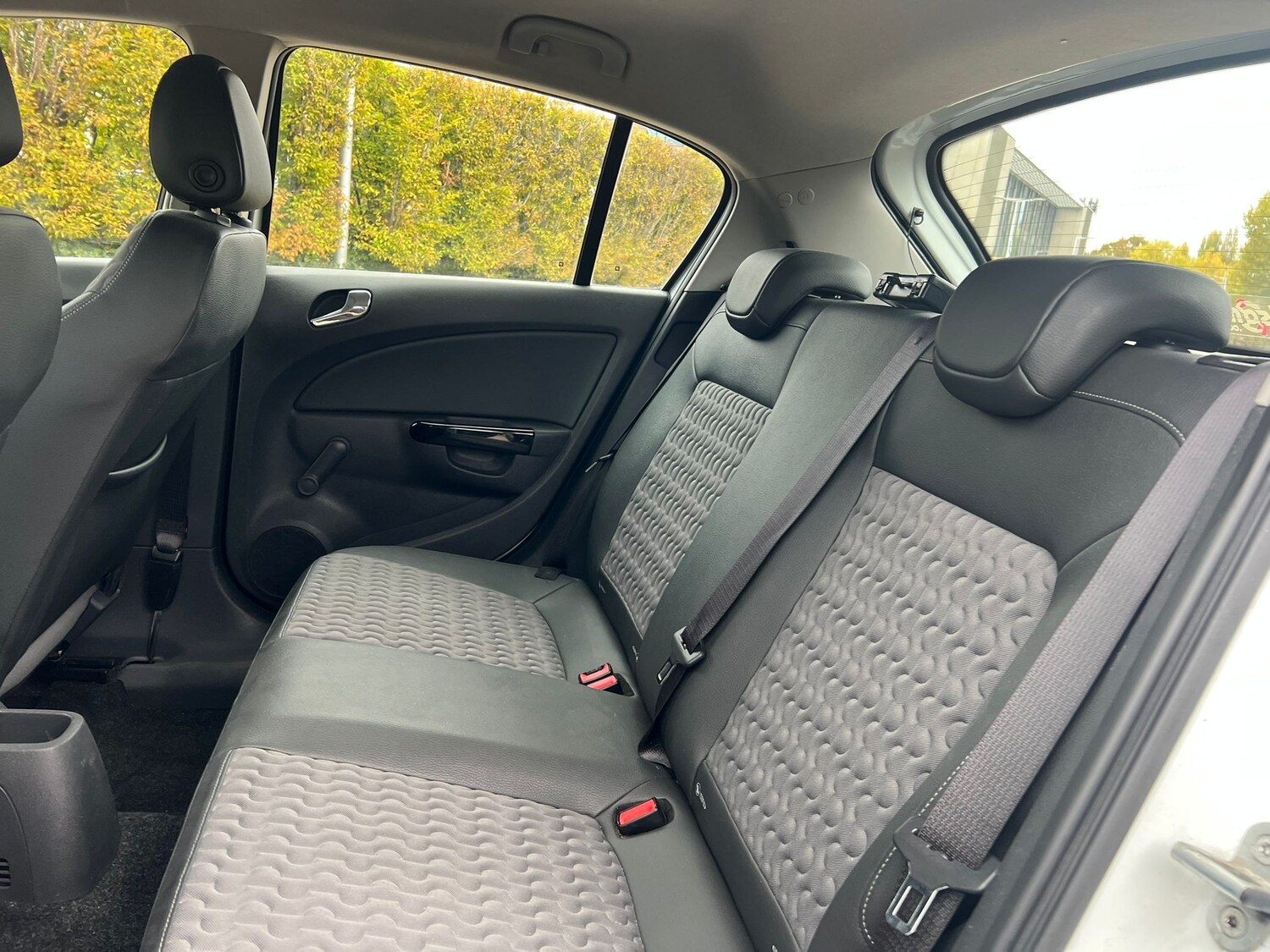 Used Vauxhall Corsa 2013 for sale - 76273744: Photo 25