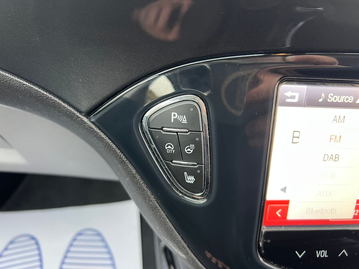 Used Vauxhall Corsa 2015 for sale - 76520130: Photo 20