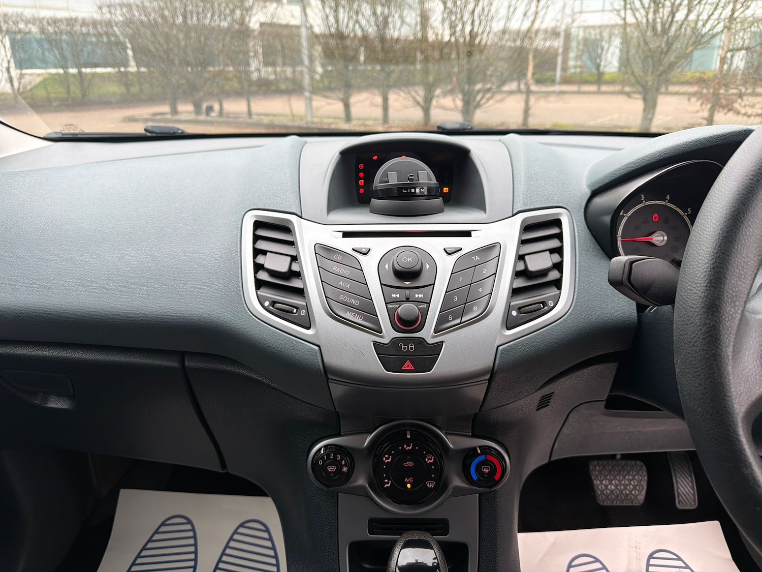 Used Ford Fiesta 2011 for sale - 76961832: Photo 16