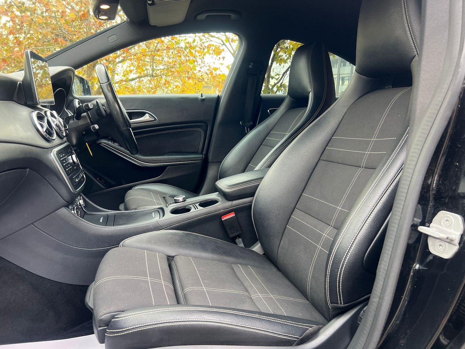 Used Mercedes-Benz CLA 2015 for sale - 76466273: Photo 21