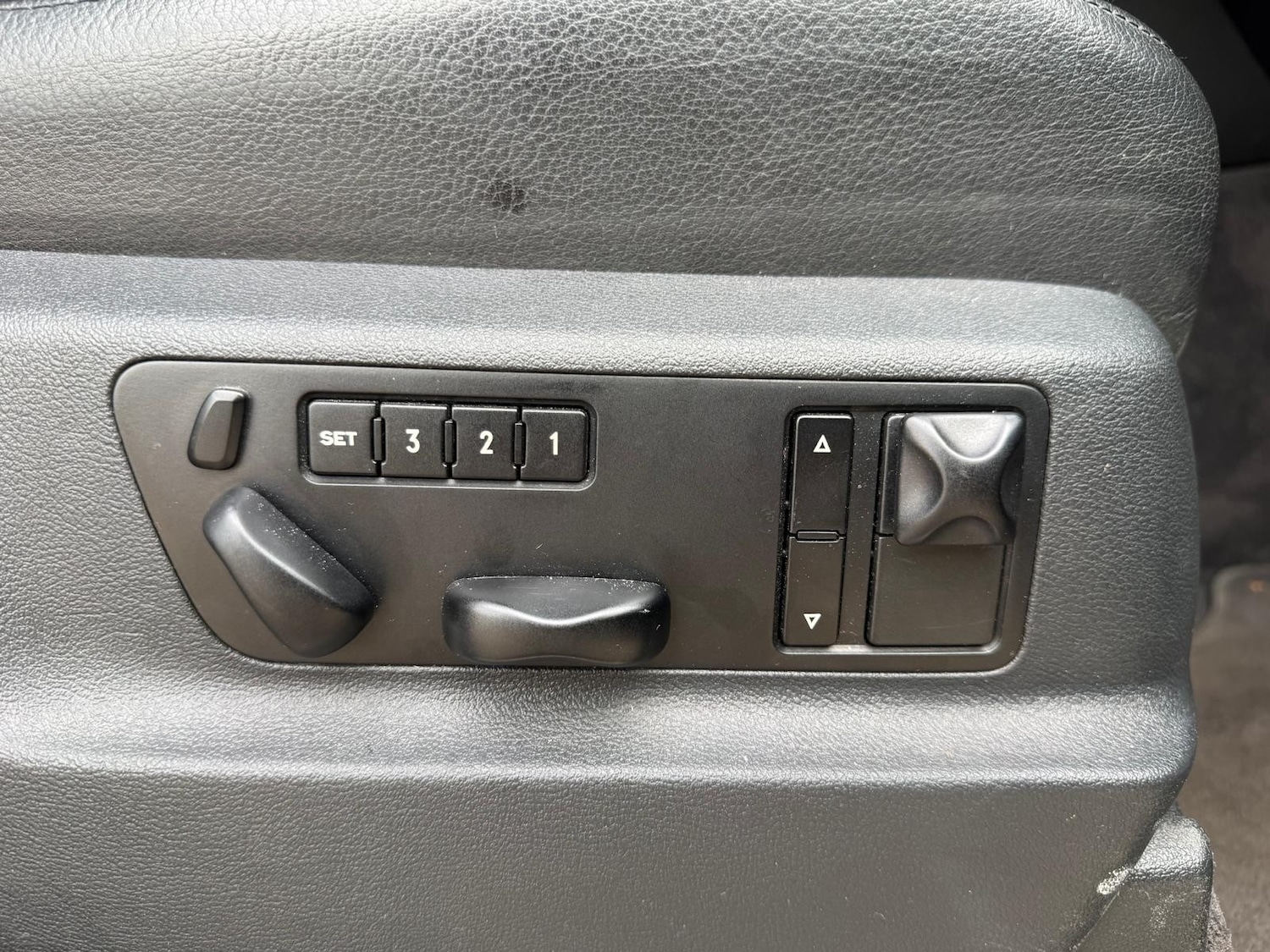 Used Porsche Cayenne 2007 for sale - 76102039: Photo 39