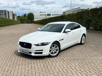 Used Jaguar XE 2016 for sale - 75381292: Photo