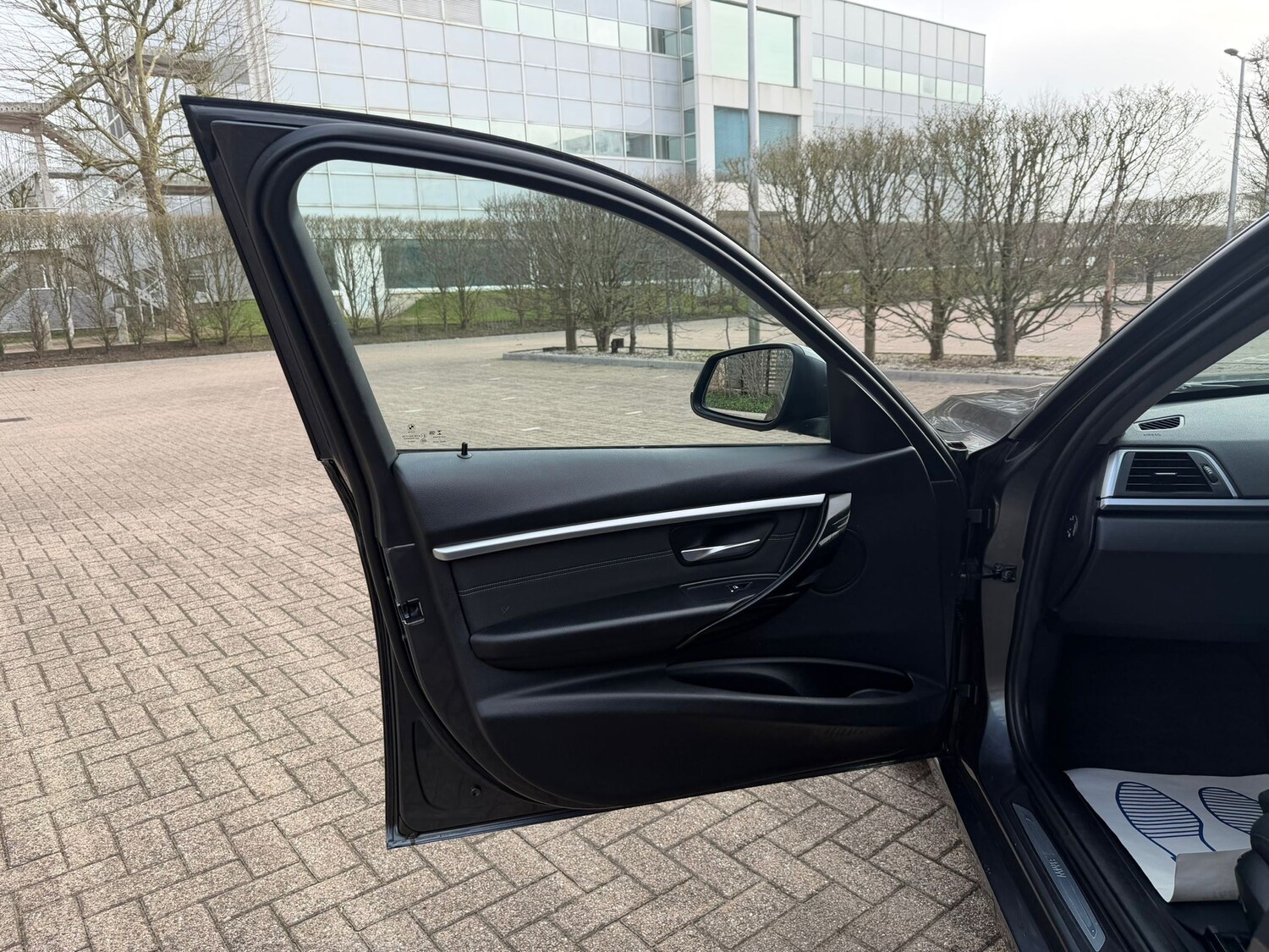 Used BMW 3 Series 2017 for sale - 77747358: Photo 42