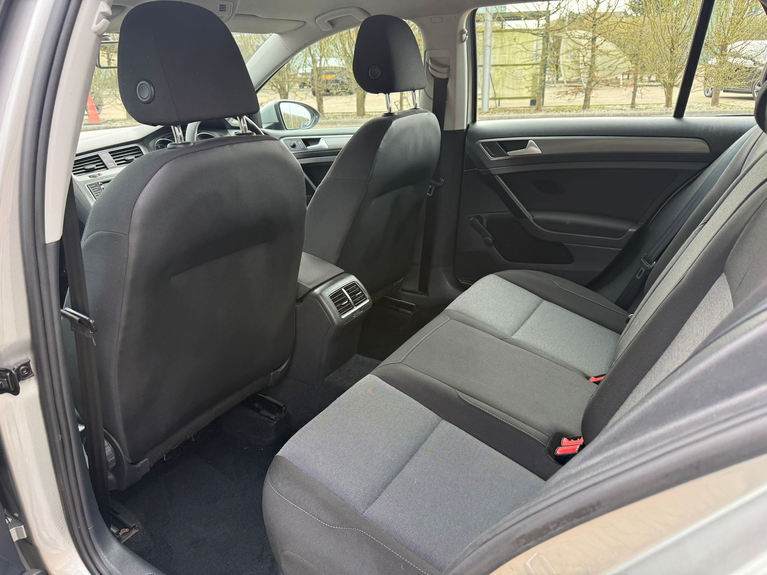 Used Volkswagen Golf 2014 for sale - 77919079: Photo 26