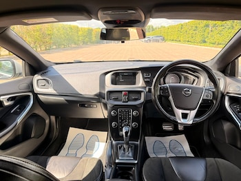 Used Volvo V40 2016 for sale - 78673757: Photo