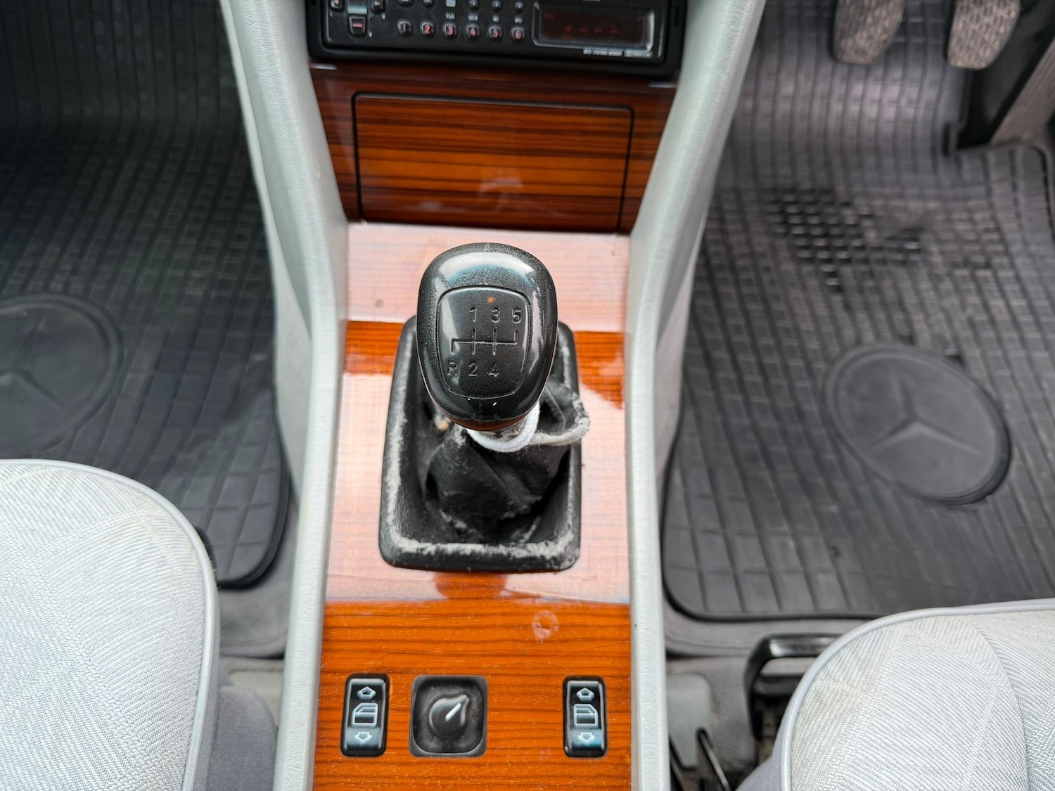 Used Mercedes-Benz E Class 1995 for sale - 78132105: Photo 15