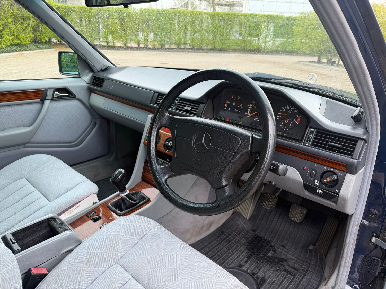 Used Mercedes-Benz E Class 1995 for sale - 78132105: Photo 18