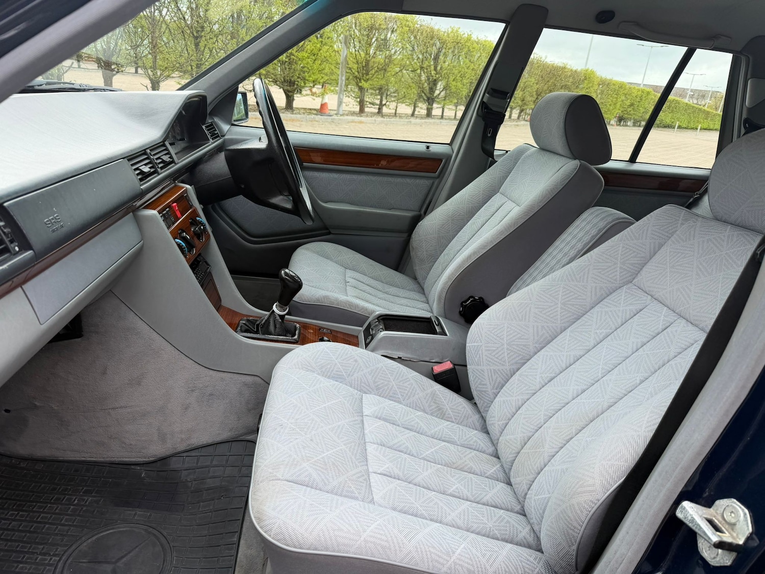 Used Mercedes-Benz E Class 1995 for sale - 78132105: Photo 19