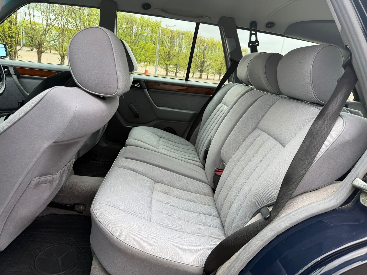 Used Mercedes-Benz E Class 1995 for sale - 78132105: Photo 21