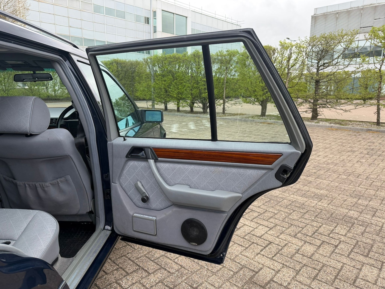 Used Mercedes-Benz E Class 1995 for sale - 78132105: Photo 28