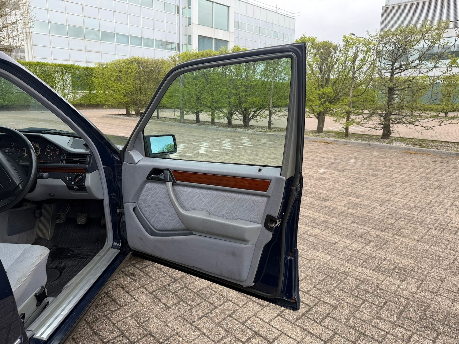 Used Mercedes-Benz E Class 1995 for sale - 78132105: Photo 29