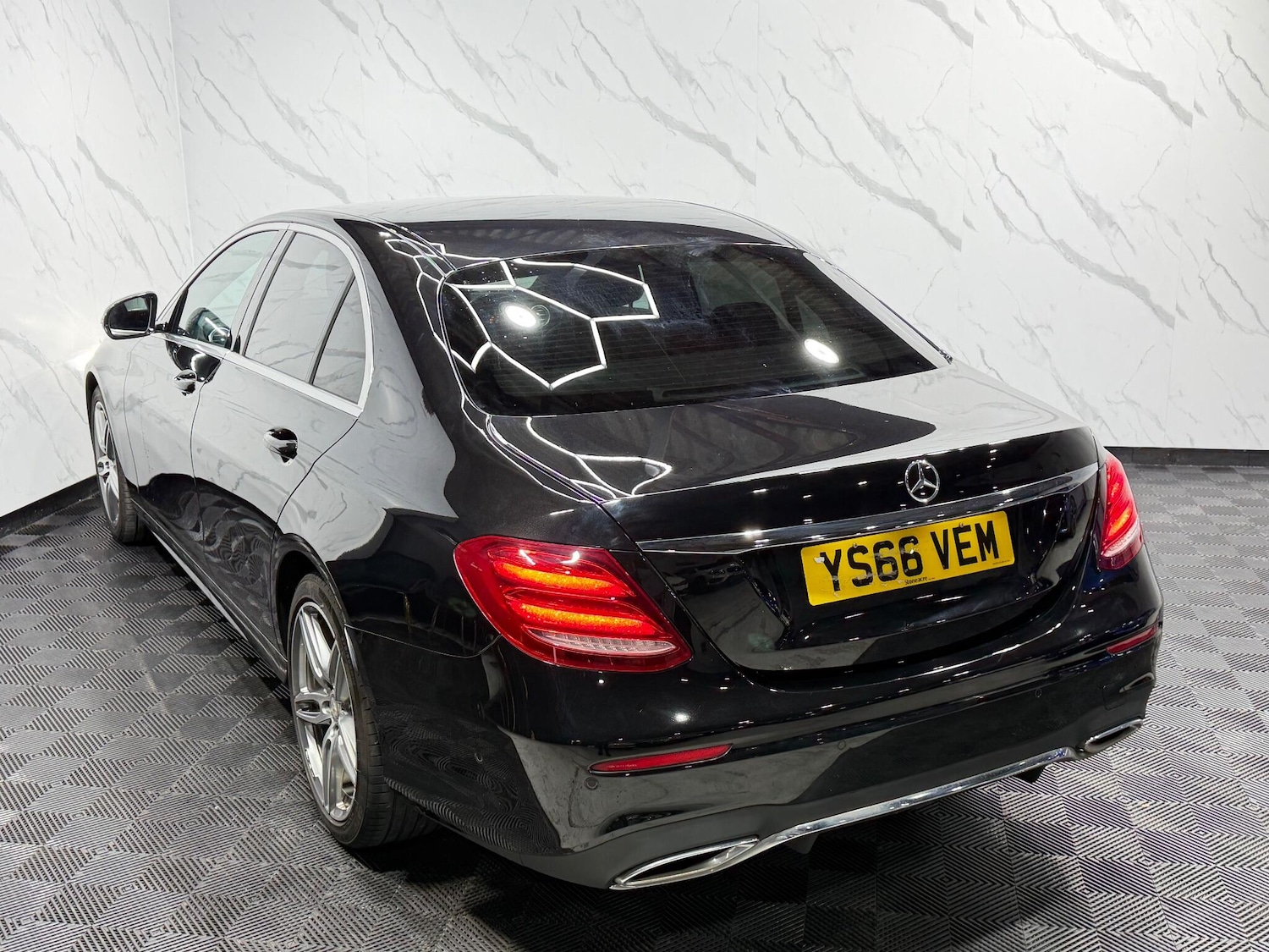 Used Mercedes-Benz E Class 2016 for sale - 77344429: Photo 32