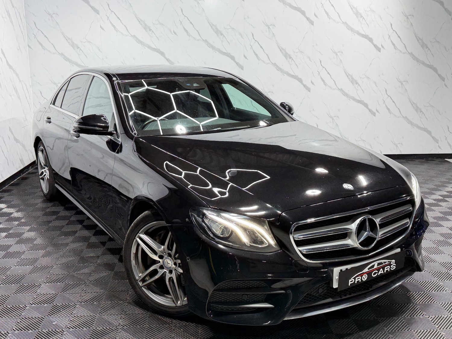 Used Mercedes-Benz E Class 2016 for sale - 77344429: Photo 5