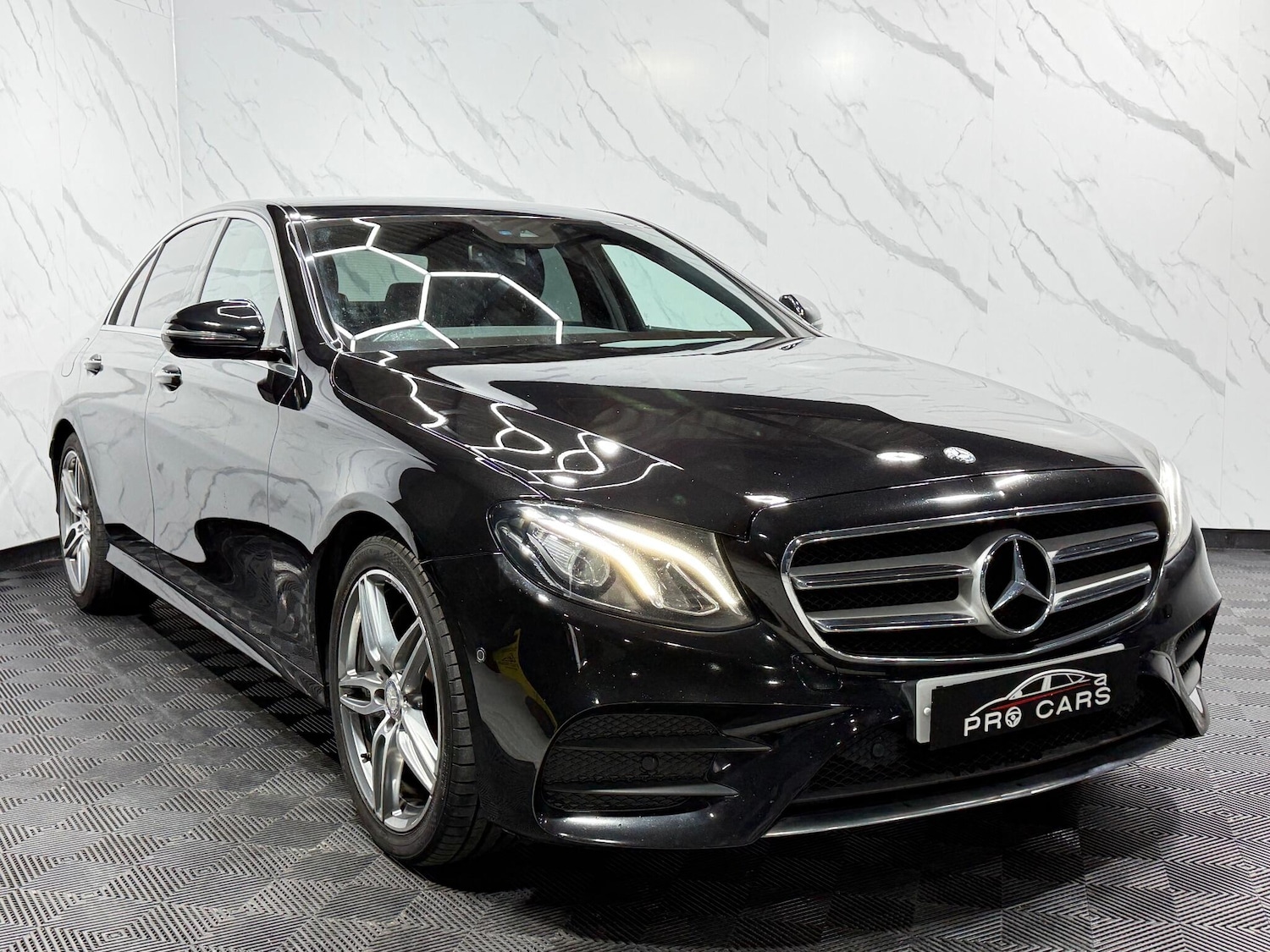 Used Mercedes-Benz E Class 2016 for sale - 77344429: Photo 6