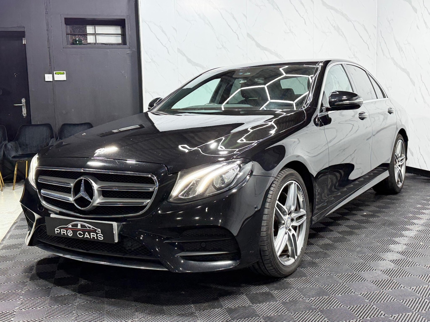 Used Mercedes-Benz E Class 2016 for sale - 77344429: Photo 8