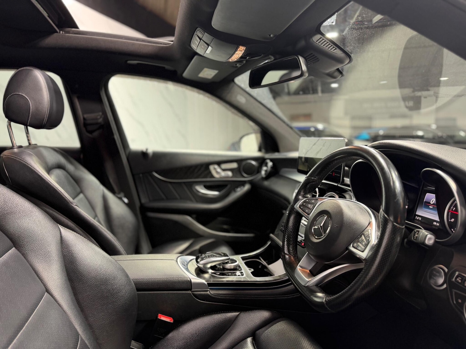 Used Mercedes-Benz GLC 2015 for sale - 77387365: Photo 2