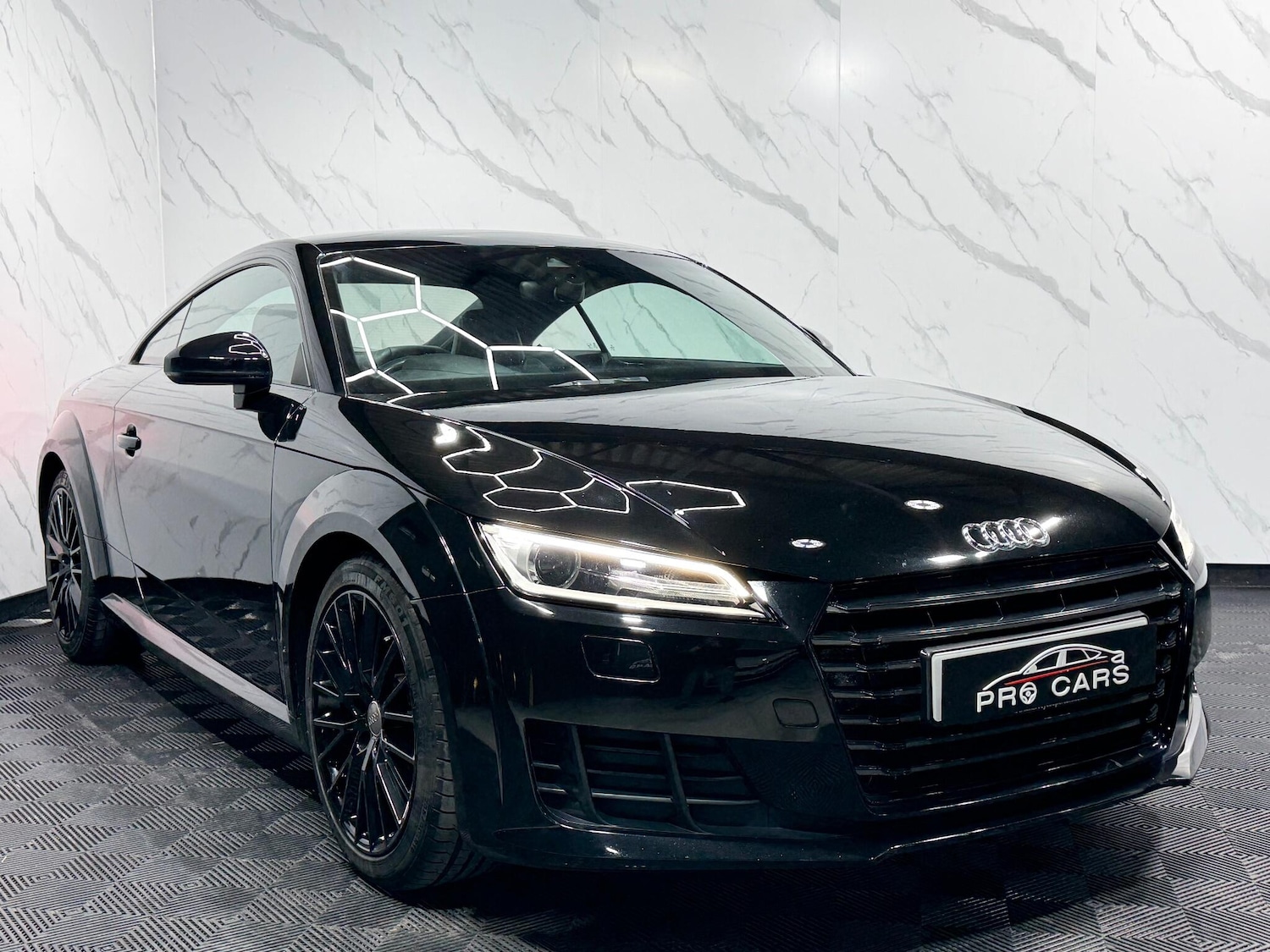 Used Audi TT 2015 for sale - 77298389: Photo 6