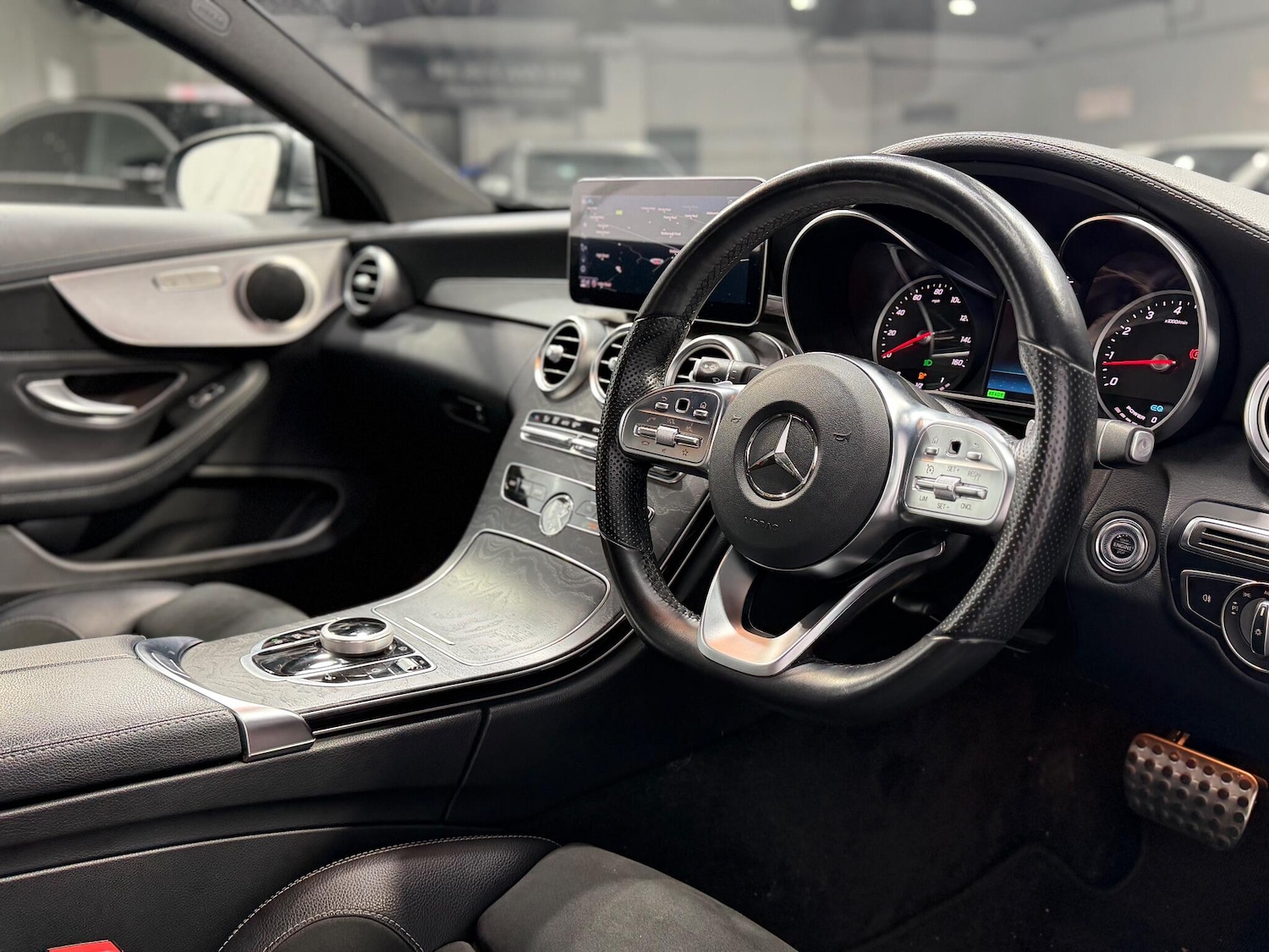 Used Mercedes-Benz C Class 2018 for sale - 77425776: Photo 2