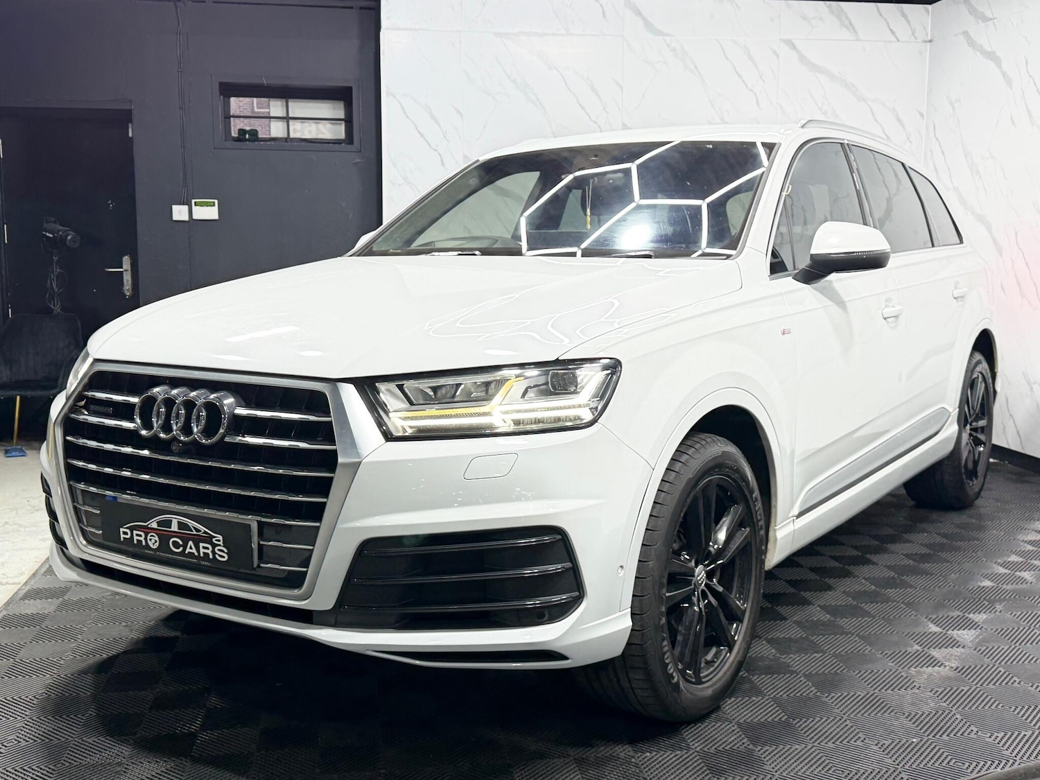 Used Audi Q7 2016 for sale - 77298402: Photo 8