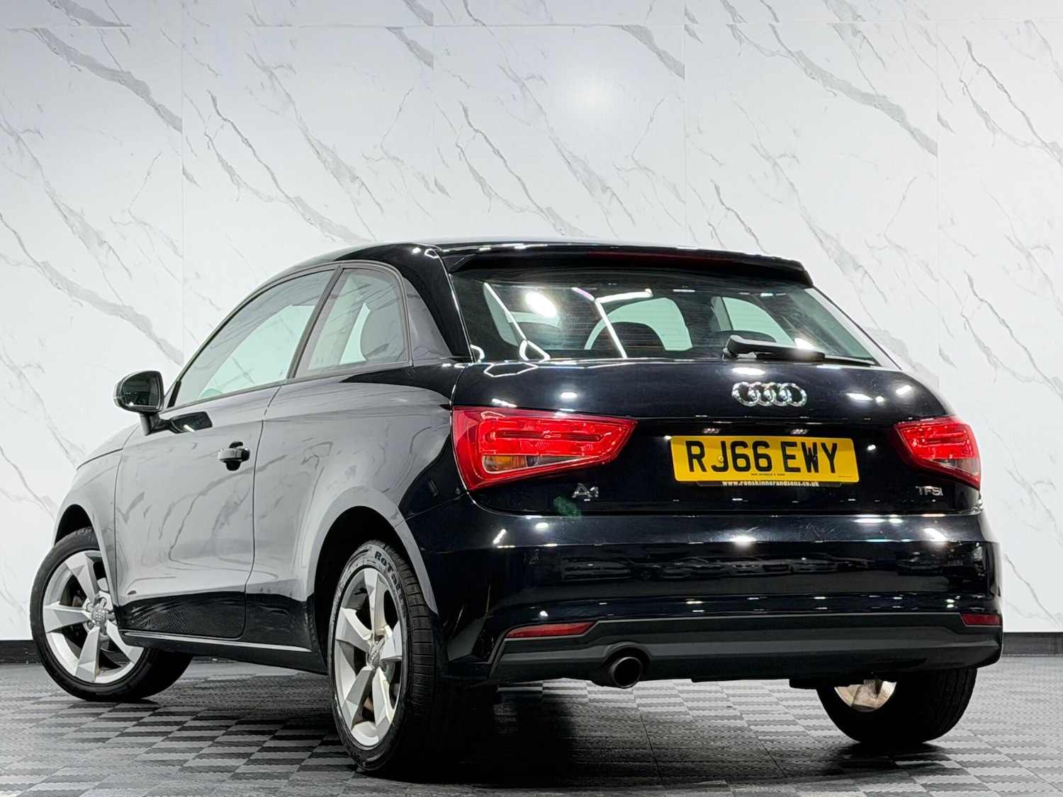 Used Audi A1 2016 for sale - 77298396: Photo 2