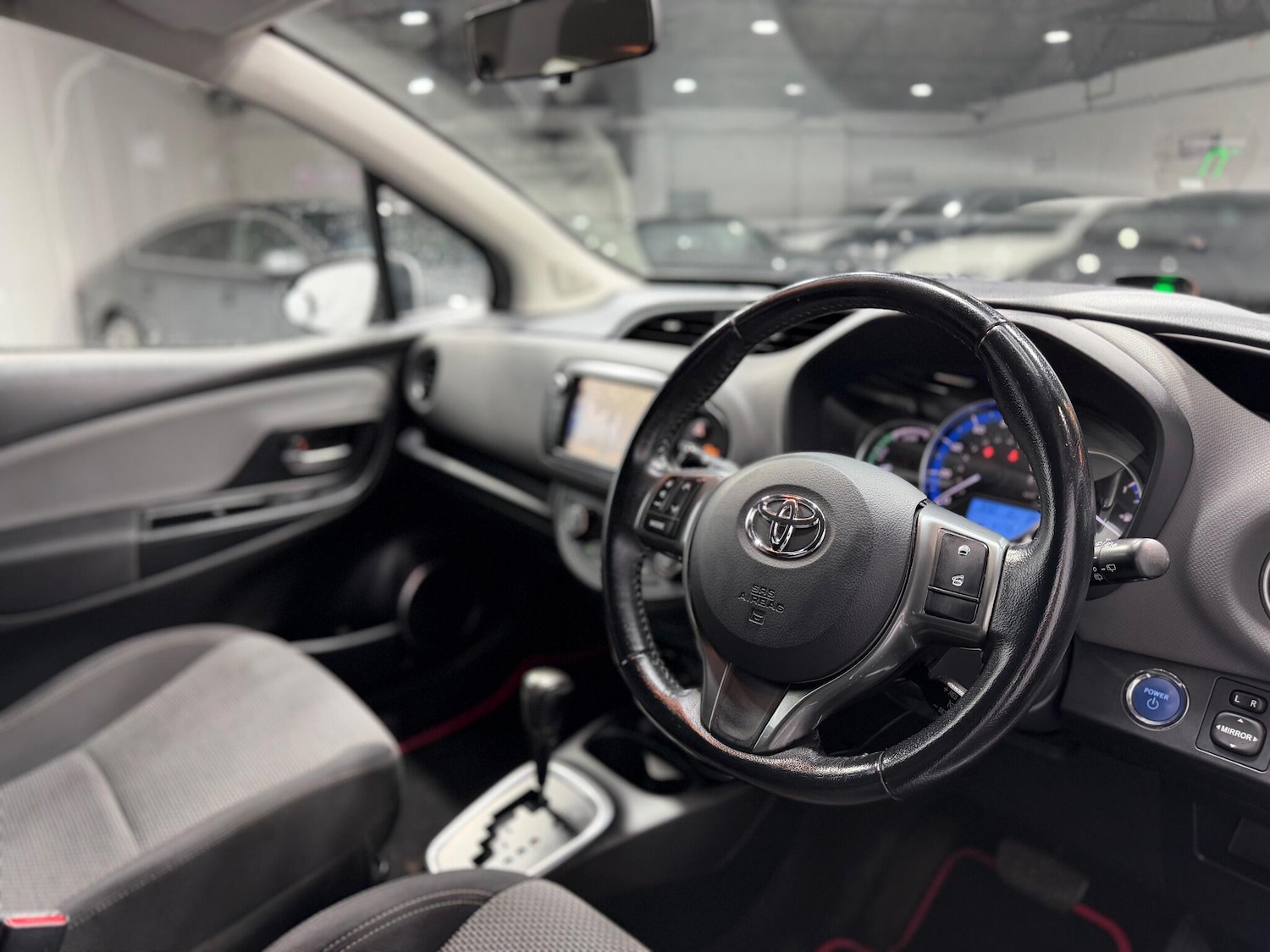 Used Toyota Yaris 2016 for sale - 77298390: Photo 2