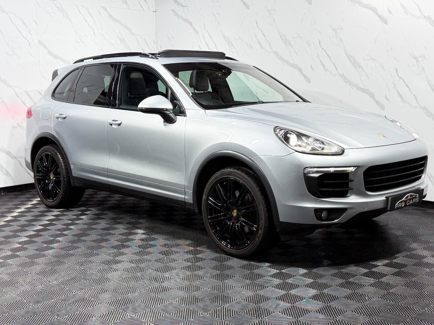 Used Porsche Cayenne 2017 for sale - 77298391: Photo 11