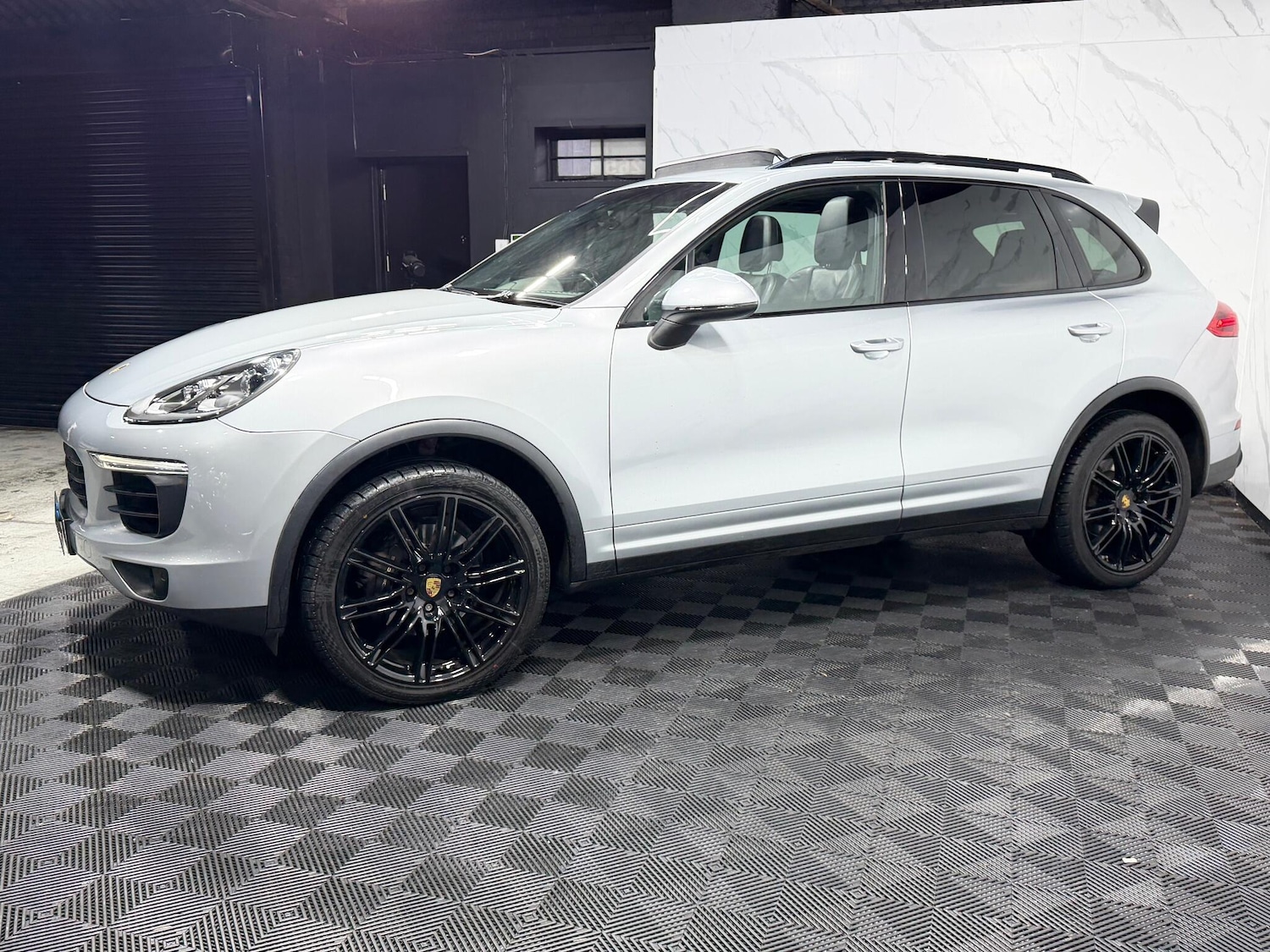 Used Porsche Cayenne 2017 for sale - 77298391: Photo 12